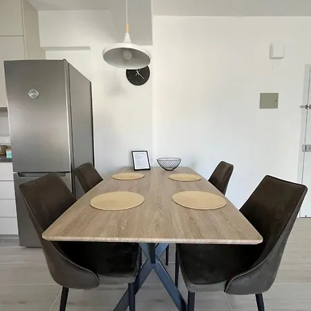 Unlock The Island - Local Insights For Your Apartment *