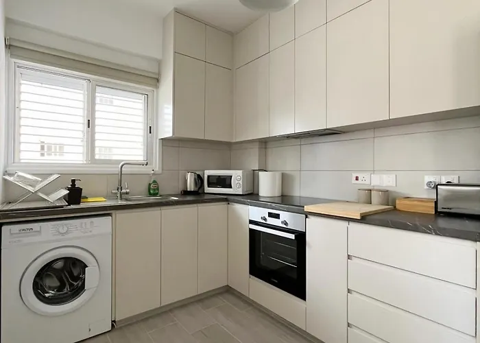 Apartamento Unlock The Island - Local Insights For Your Larnaca